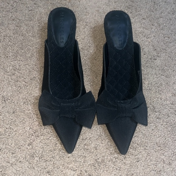 Aerosoles Juju Pointed Toe Mule Bow Gold Metallic Heel Black Fabric 11 - Picture 3 of 9